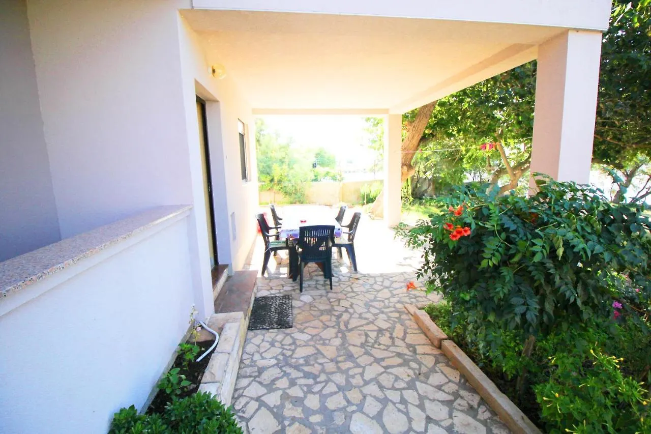 Dubravka Apartment Dinjiska 0*,  Croatia