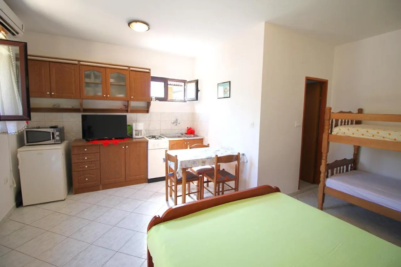 Dubravka Apartment Dinjiska Croatia